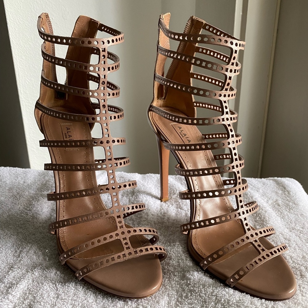 Nude Alaia Strappy Heeled Sandals 37 1/2